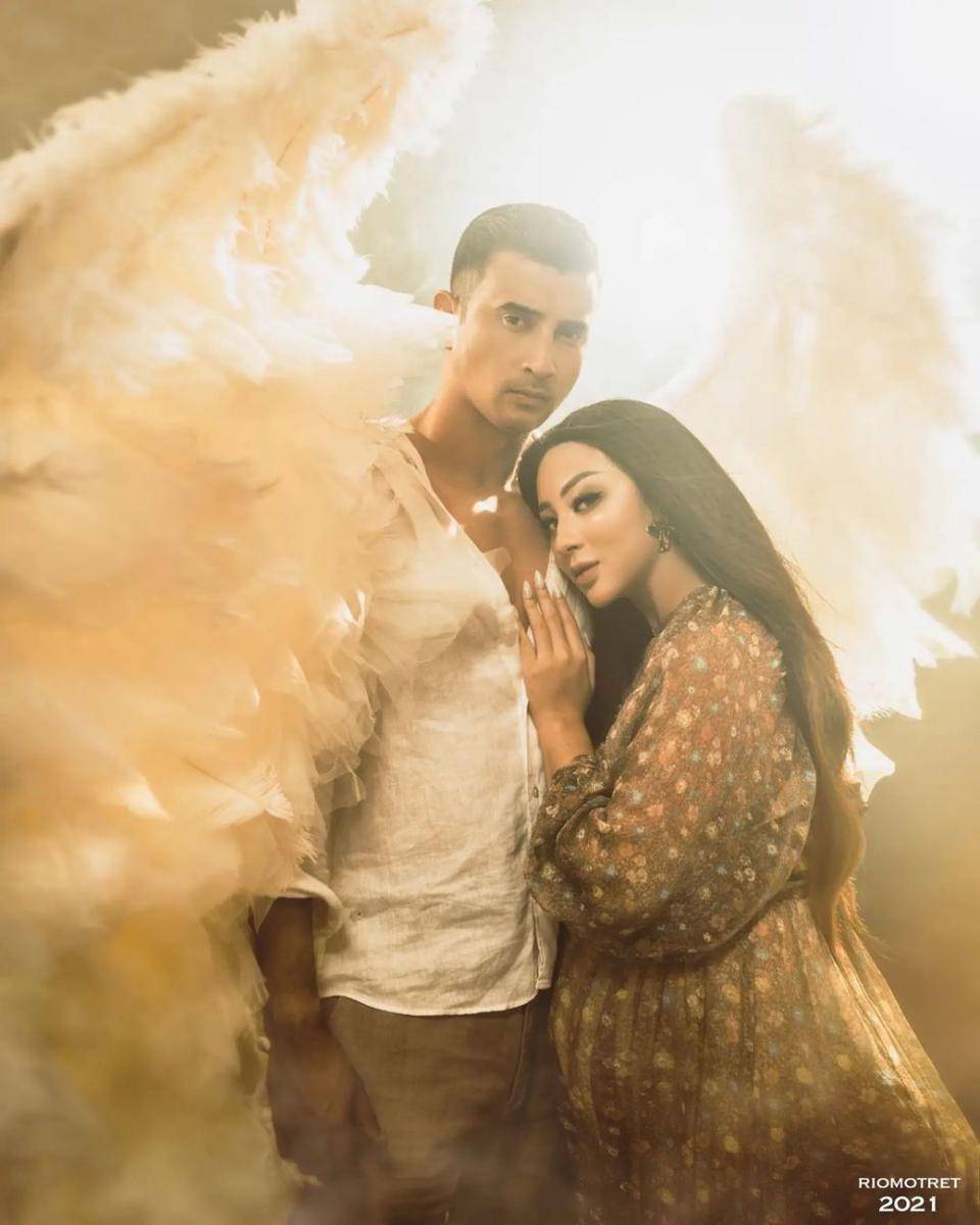 maternity shoot Margin Wieheerm (instagram.com/riomotret)