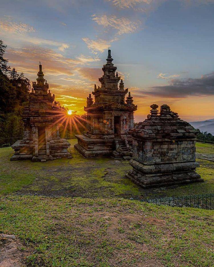 Candi Gedong Songo (Instagram.com/riifography)
