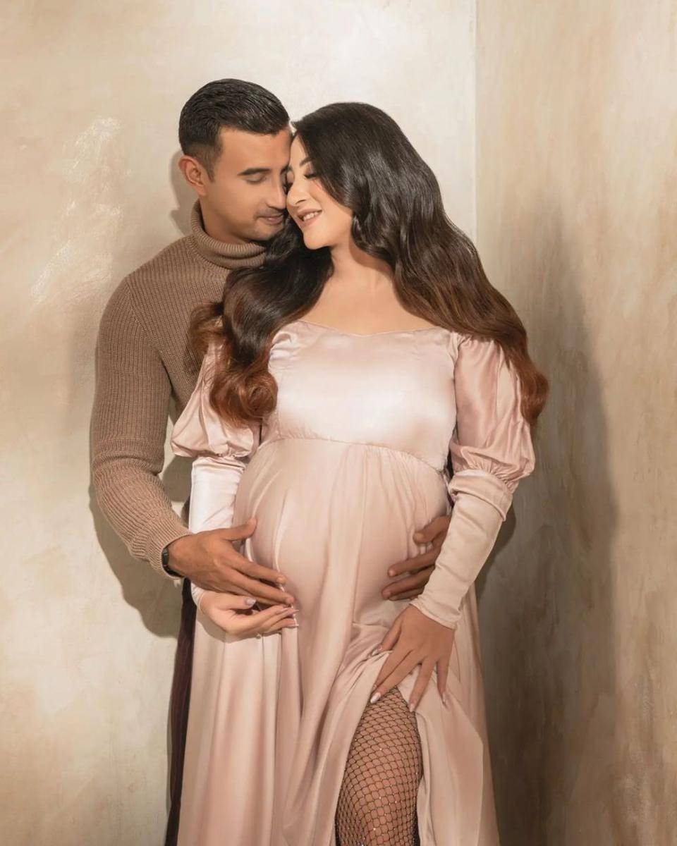 maternity shoot Margin Wieheerm (instagram.com/riomotret)