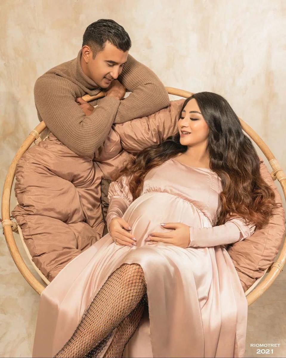 maternity shoot Margin Wieheerm (instagram.com/riomotret)