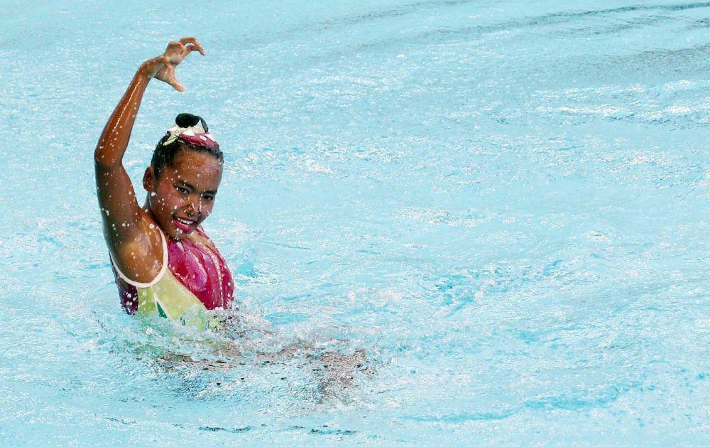 Atlet renang artistik Sulawesi Selatan, Nurfa Nurul Utami, saat tampil di babak final nomor solo putri di Stadion Aquatik Kampung Harapan Sentani, Kabupaten Jayapura, Selasa 5 Oktober 2021. (PB PON XX PAPUA / Husni Yamin)