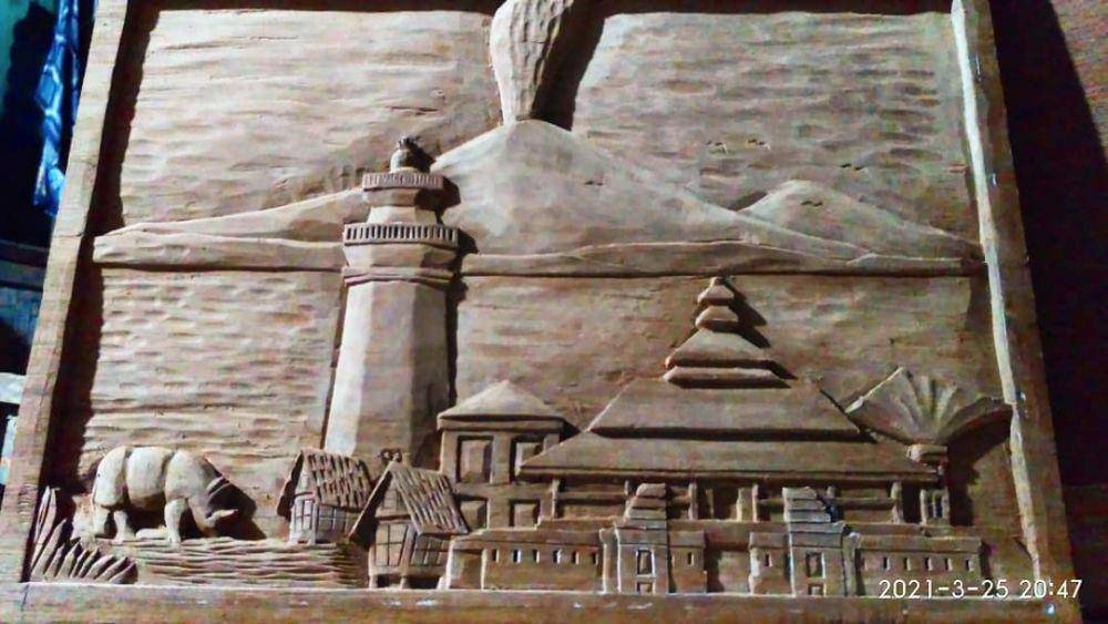 ukiran kayu (instagram.com/iqbal_art_sawarna)