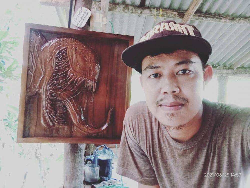 Karya Seniman Banten, 10 Potret Memukau Ukiran Kayu ala Iqbal Taufiq