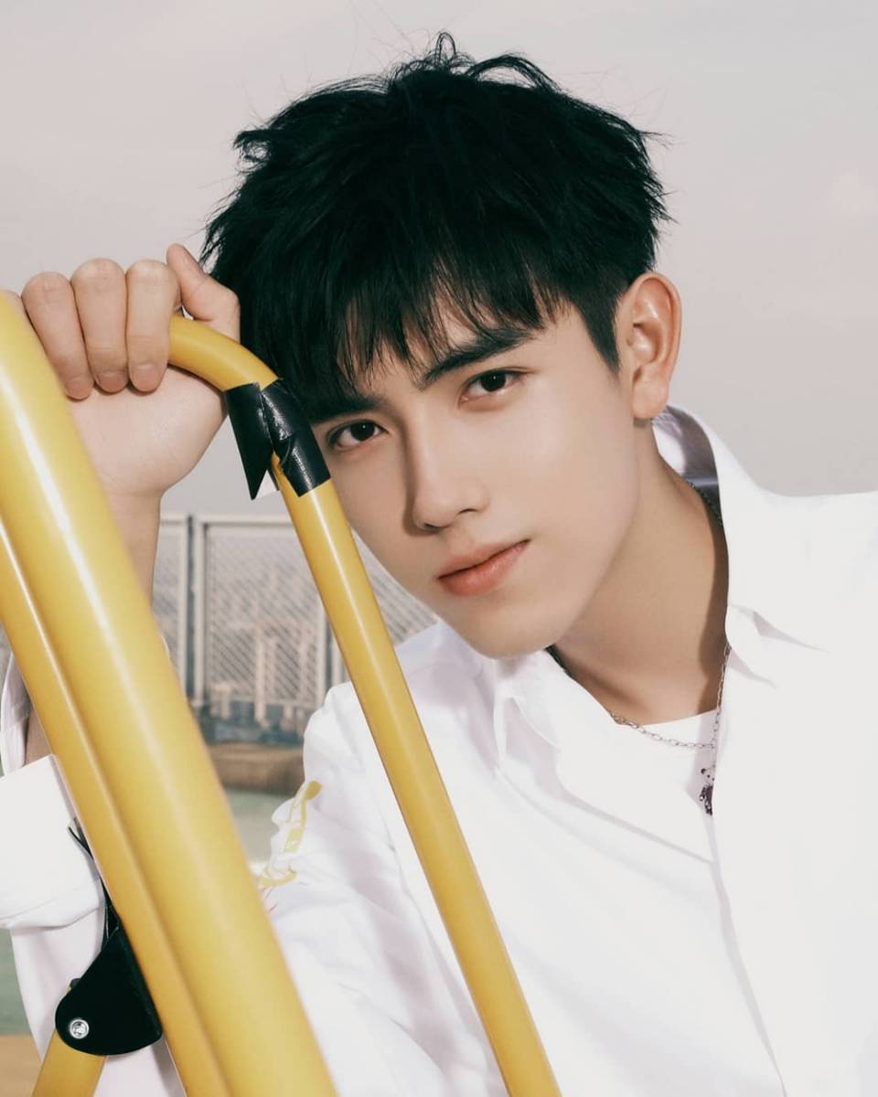 Arthur Chen (instagram.com/arthurchenfeiyu)