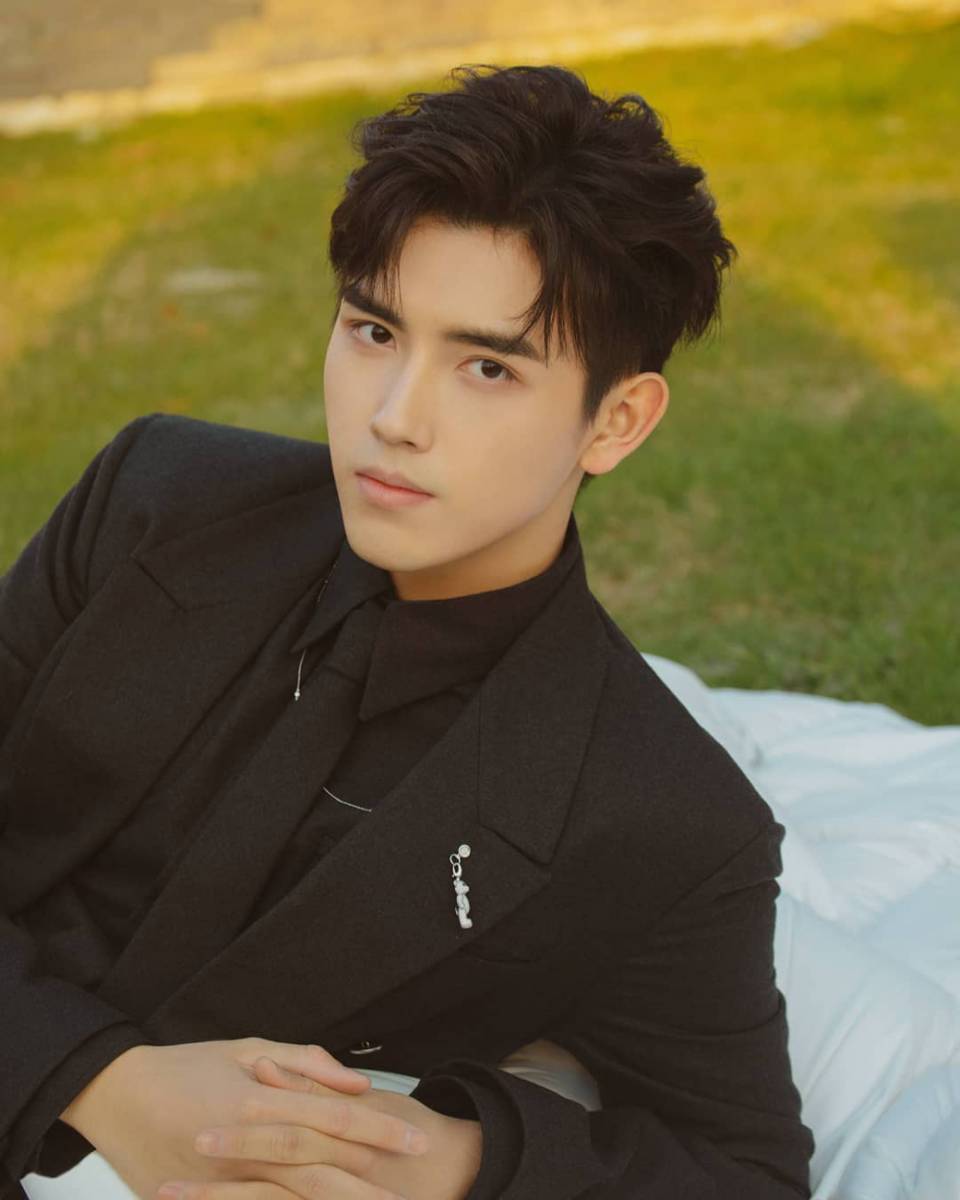 Arthur Chen (instagram.com/arthurchenfeiyu)