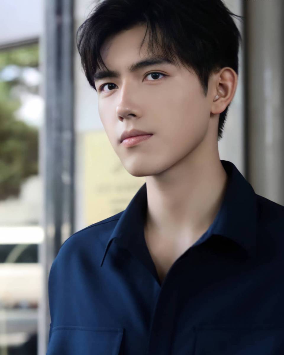 Arthur Chen (instagram.com/arthurchenfeiyu)
