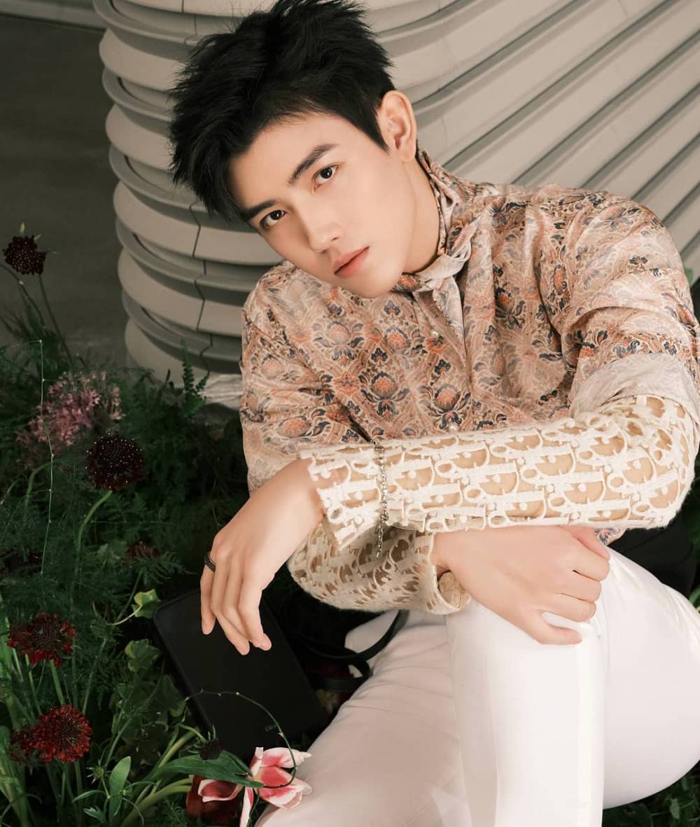 Arthur Chen (instagram.com/arthurchenfeiyu)