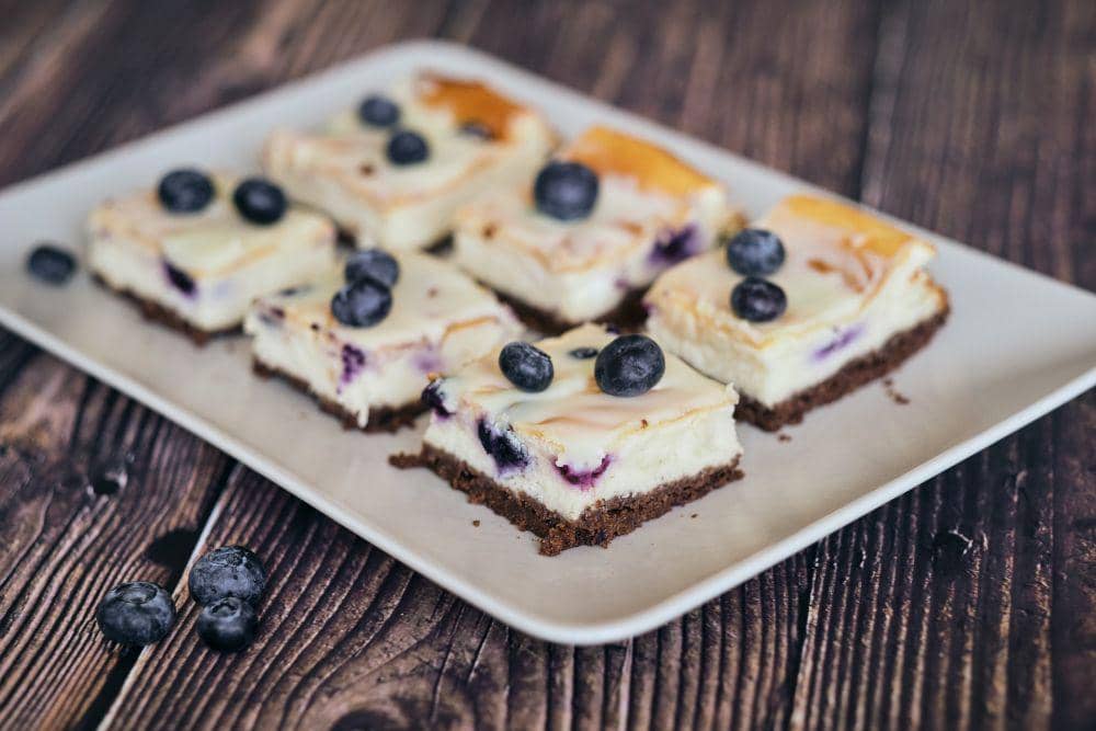 ilustrasi blueberry billionaire bars (pixabay.com/Dawid Cedler)