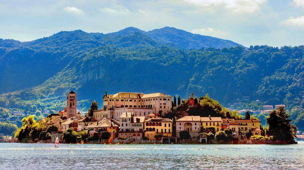 potret Danau Orta di Italia (thetimes.co.uk)