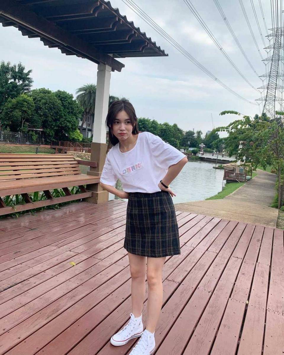 Padu padan rok ala Love Pattranite (instagram.com/loverrukk)