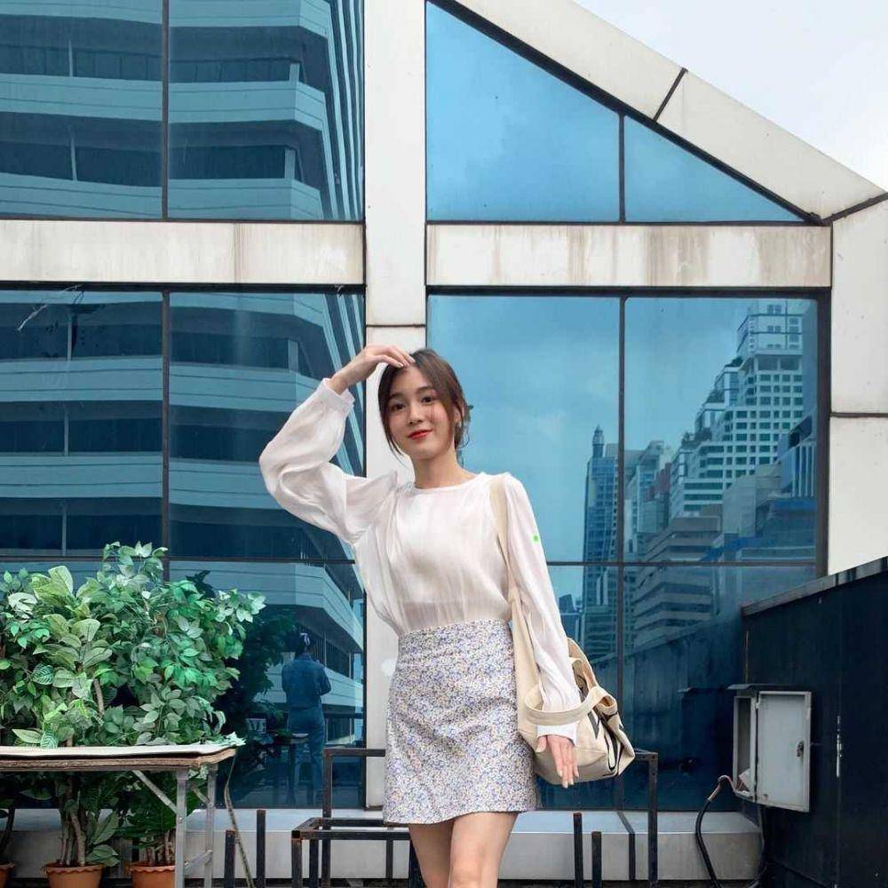 Padu padan rok ala Love Pattranite (instagram.com/loverrukk)