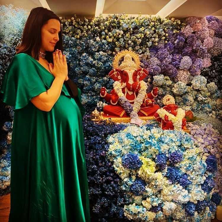 Neha Dhupia (instagram.com/nehadhupia)