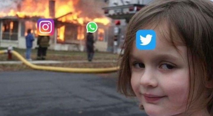10 Meme WhatsApp Down yang Bikin Senyum Sendiri, Reaksi Twitter Kocak!
