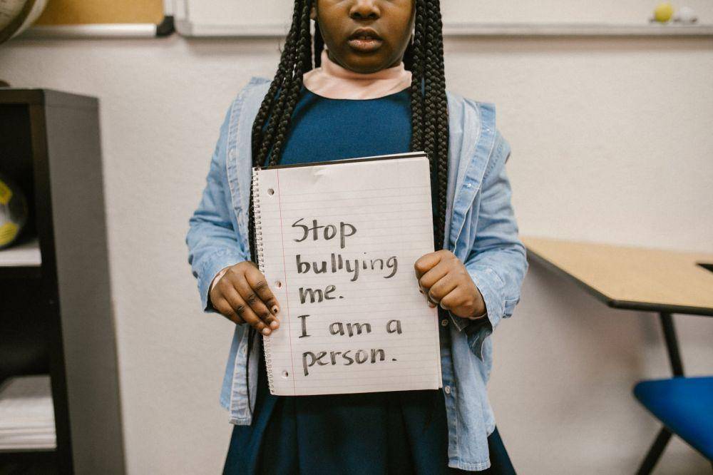 ilustrasi bullying pada anak (pexels.com/RODNAE Productions)
