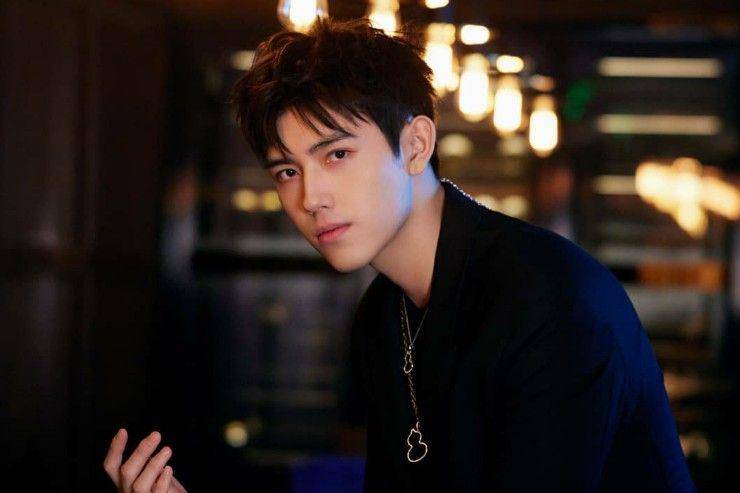 Arthur Chen (instagram.com/arthurchenfeiyu)