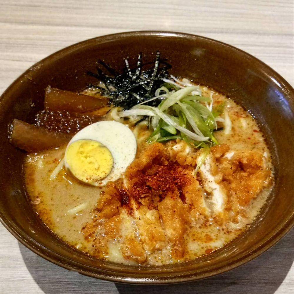 penampakan Curry Spicy Crispy Chicken Ramen dari Ramen1 Malang (instagram.com/ramen1indonesia)