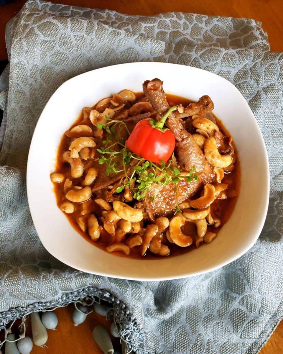 poulet aux noix (instagram.com/stc_tane)