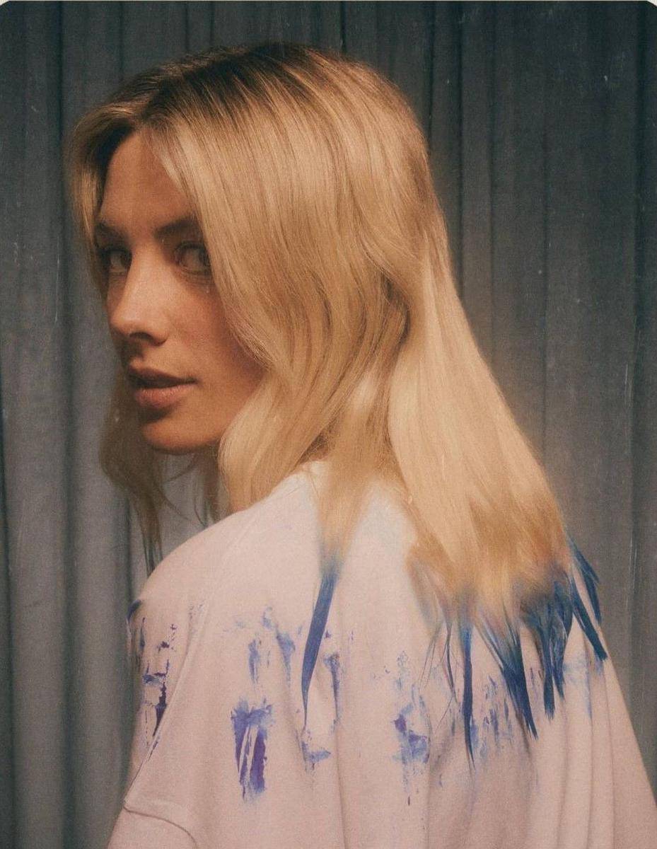 potret Ellie Rowsell (instagram.com/wolfaliceband)
