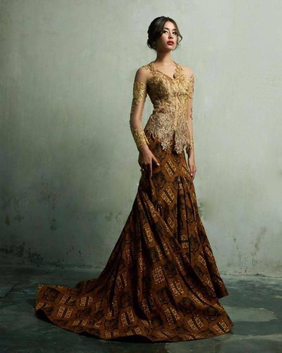 Kebaya Achintya Nilsen. (instagram.com/tyanilsen/)