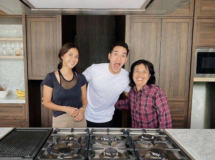 potret keluarga Nana Mirdad (instagram.com/nanamirdad_)