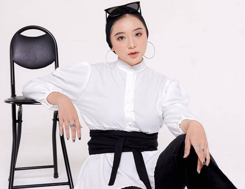 Outfit Qamara Ashara (instagram.com/qamara.asr)