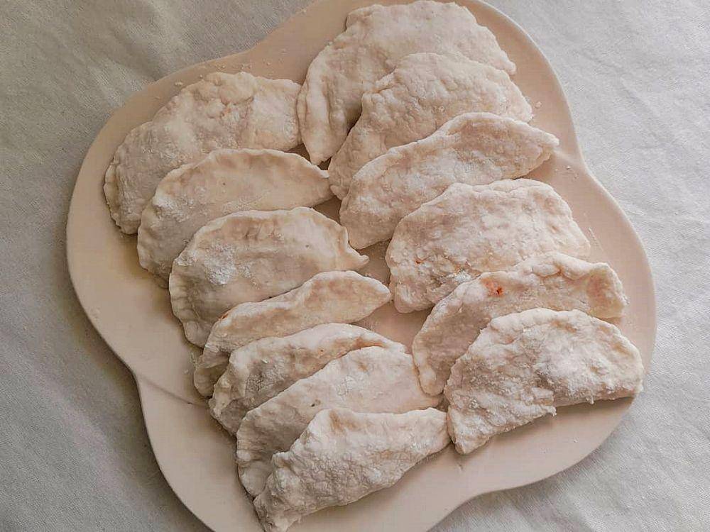 Cireng isi ayam siap digoreng (instagram.com/jinjja.kfood)