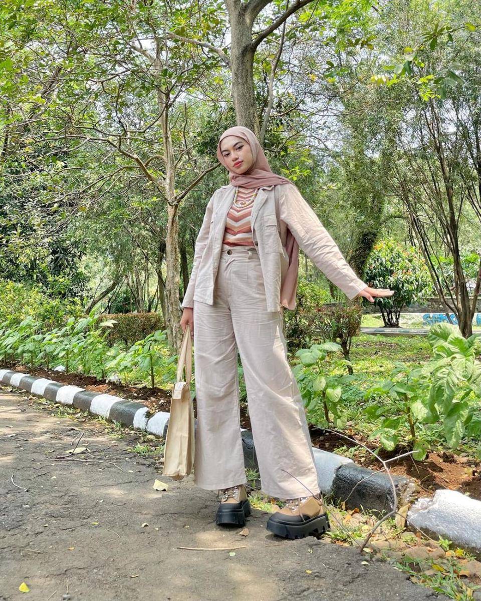 Outfit Adiva Selsa mengenakan kulot highwaist (instagram.com/adiva.selsa)