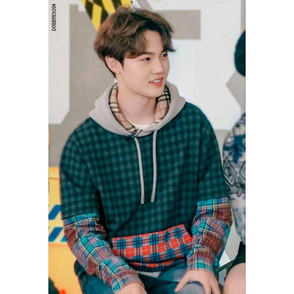 Outfit Doyoung Treasure (instagram.com/ygtre4sure526)