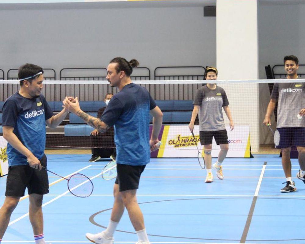 9 Potret Vincent/Desta Duel Bulu Tangkis Lawan Owi/Butet, Kalah Telak?