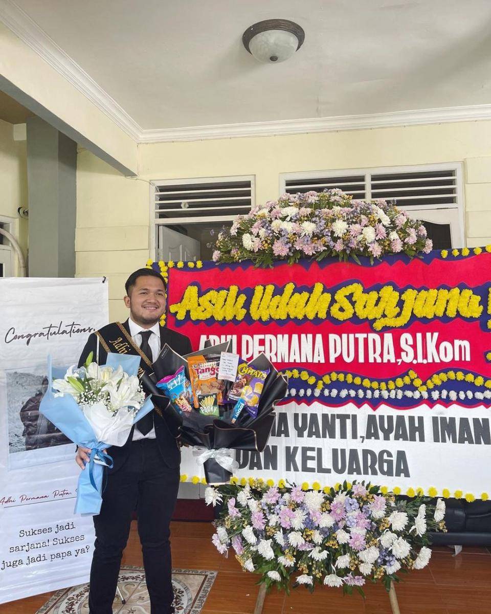 potret kelulusan Adhi Permana (instagram.com/adhipermana_)