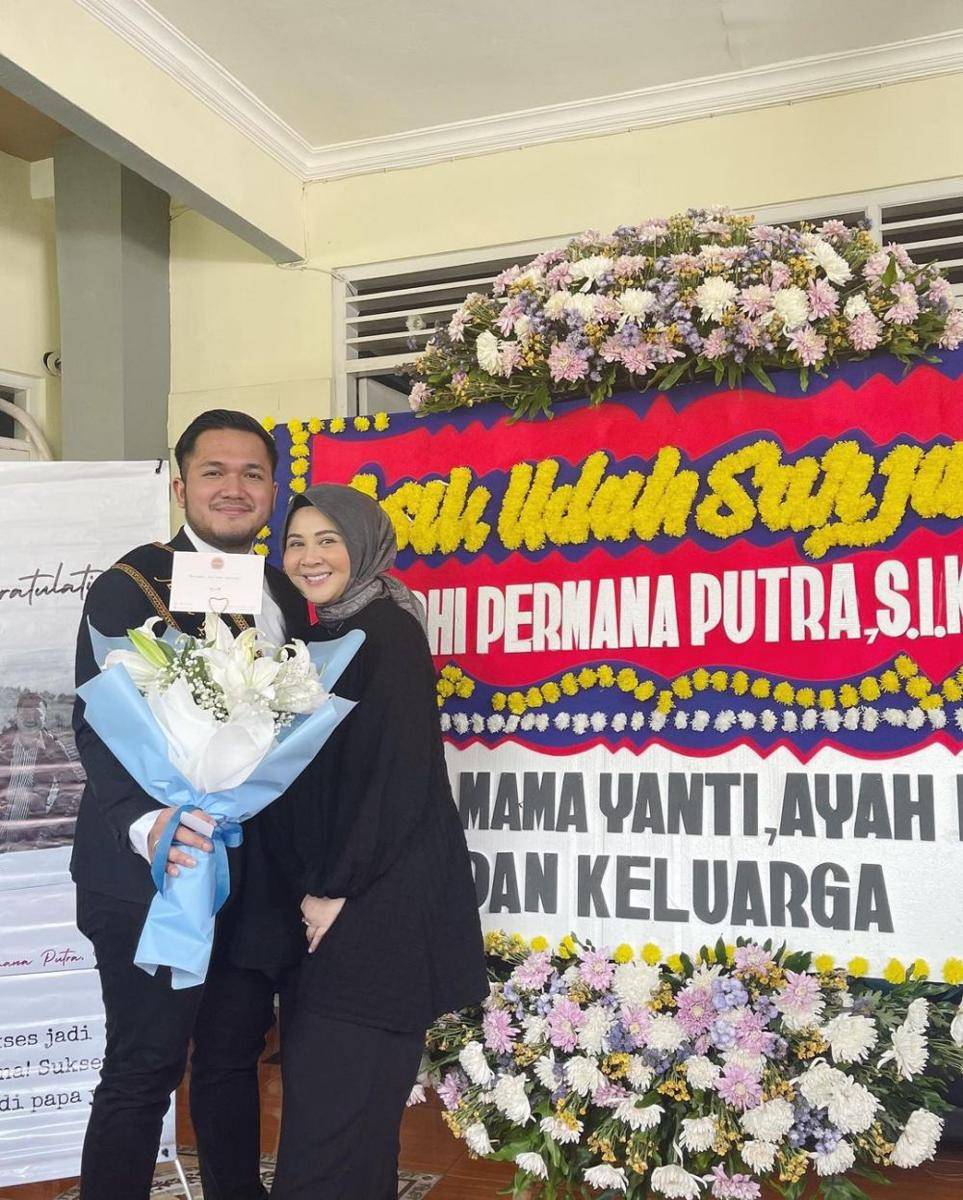 potret kelulusan Adhi Permana (instagram.com/adhipermana_)
