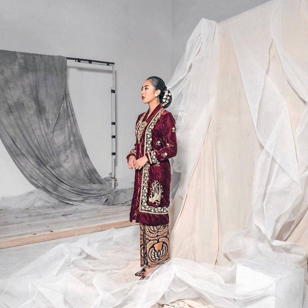 Kebaya Maria Rahajeng. (instagram.com/mariarahajeng/)