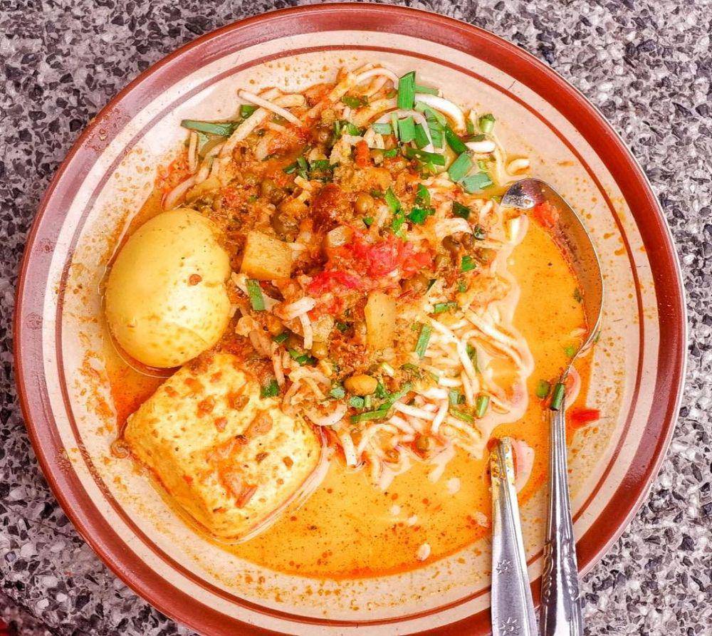 Laksa Pak Sitar (instagram.com/oppakuliner)