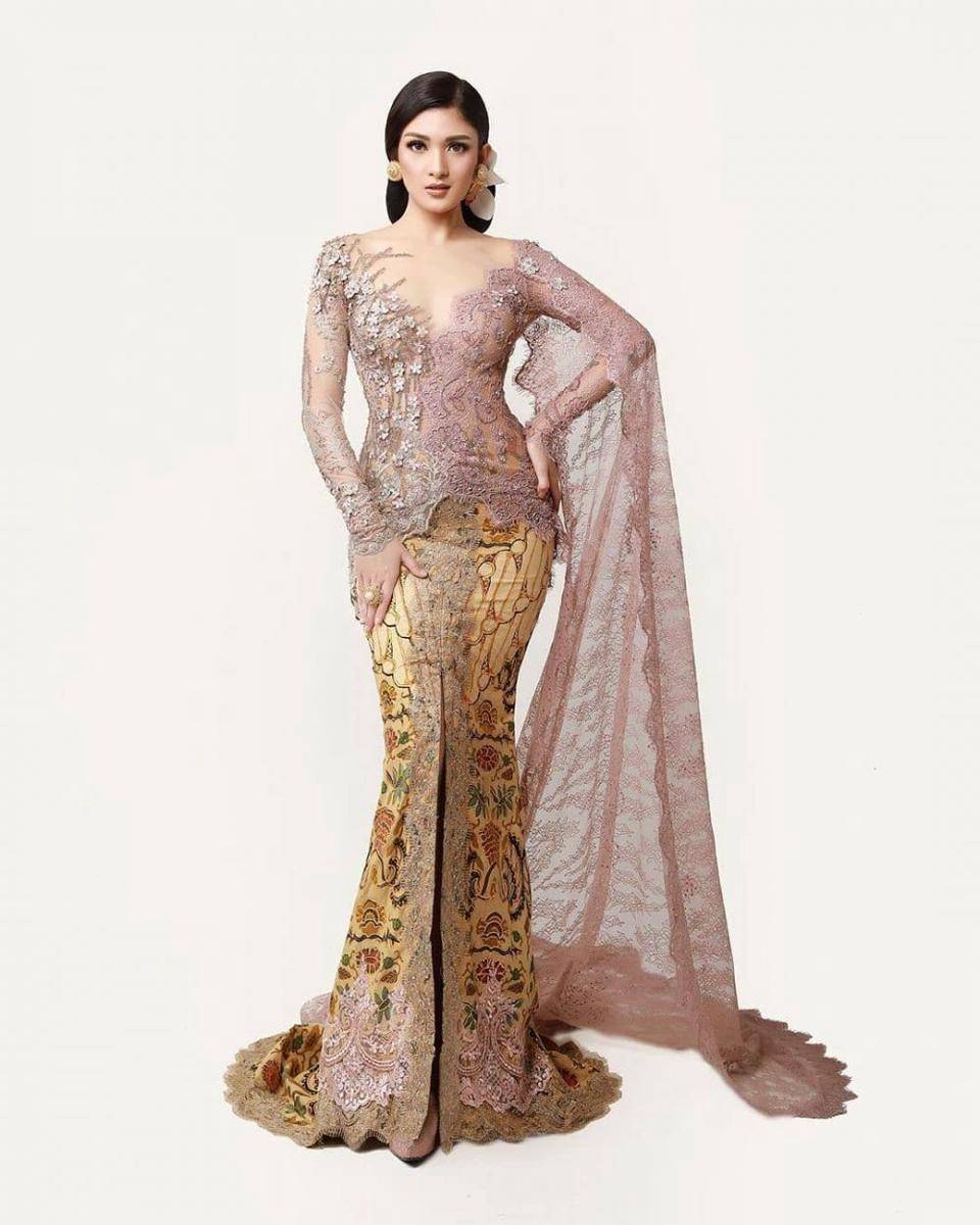Kebaya Stephanie Cecillia. (instagram.com/stephaniececillia/)