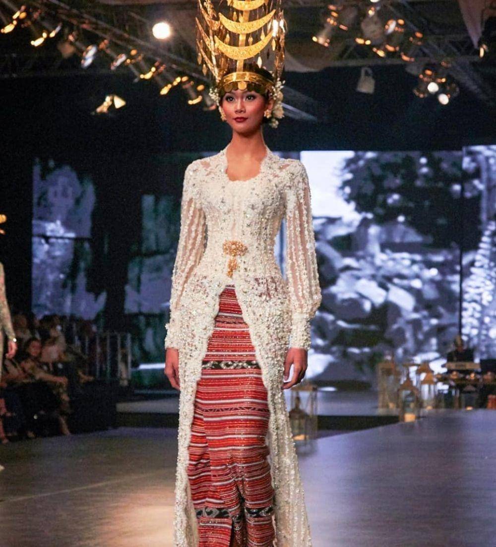 Kebaya Aurra Kharishma. (instagram.com/aurrakharishma/)