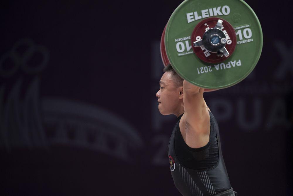 Lifter putra Sulawesi Selatan Rahmat Erwin Abdullah. ANTARA FOTO/Nova Wahyudi