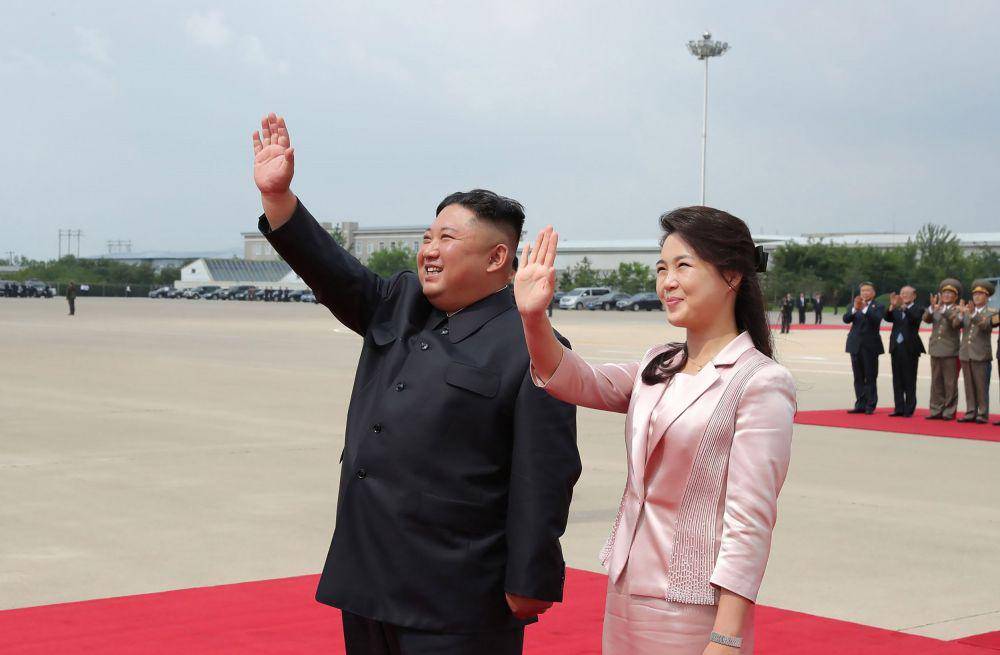 potret Kim Jong Un dan Ri Sol Ju (twitter.com/Telegraph)