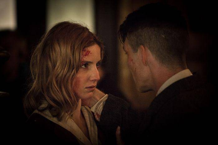 Thomas dan Grace dalam serial Peaky Blinders (peaky-blinders.wikia.com)