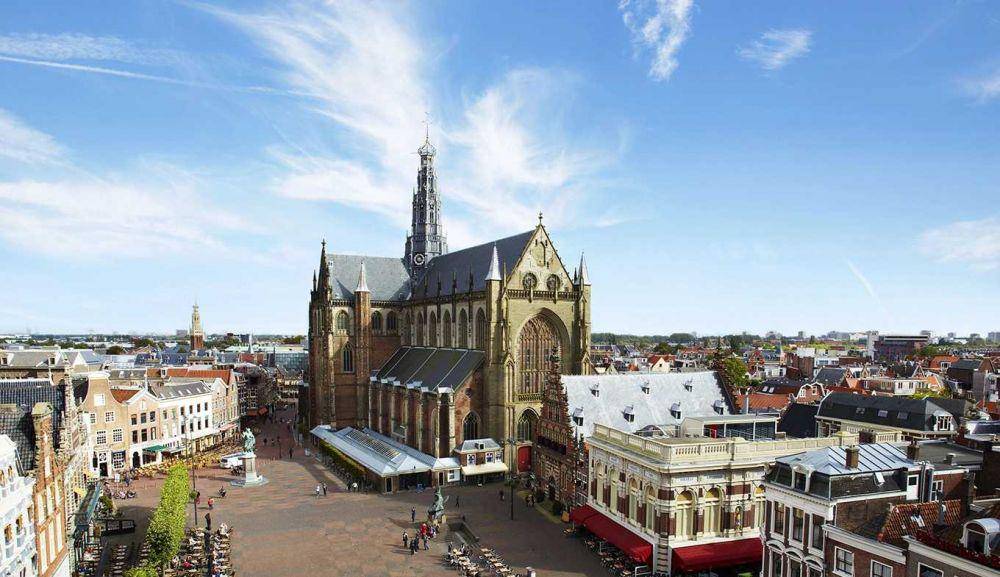 potret alun-alun kota Haarlem (holland.com)