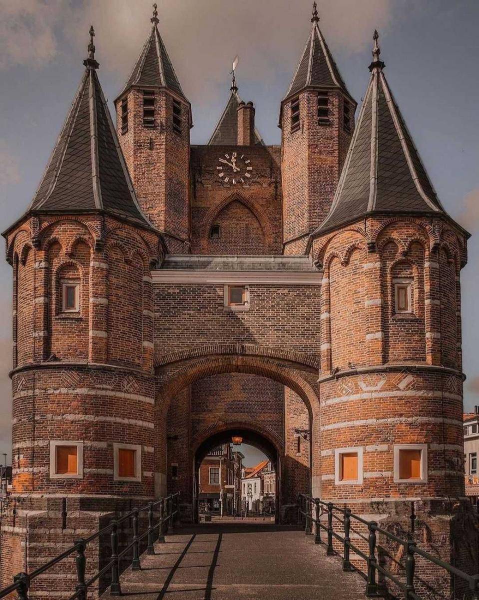 The Amsterdamse Poort (instagram.com/visithaarlem)