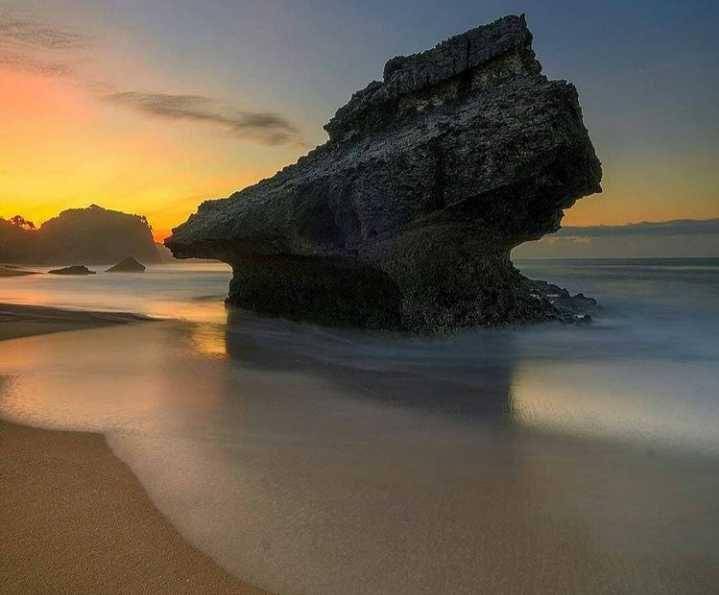 potret Pantai Jebring (instagram.com/jalanjalandijawa)