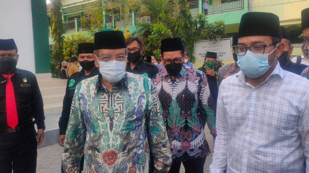 Ketum PBNU KH Said Aqil Siradj bersama KH Abdussalam Shohib pengasuh Ponpes Mambaul Ma'arif Denanyar Jombang. IDN Times/Zainul Arifin