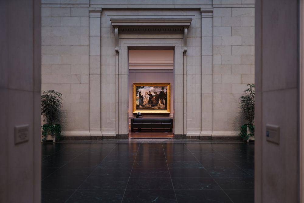 potret ruang liminal di museum seni (unsplash.com/Nick Pryde)