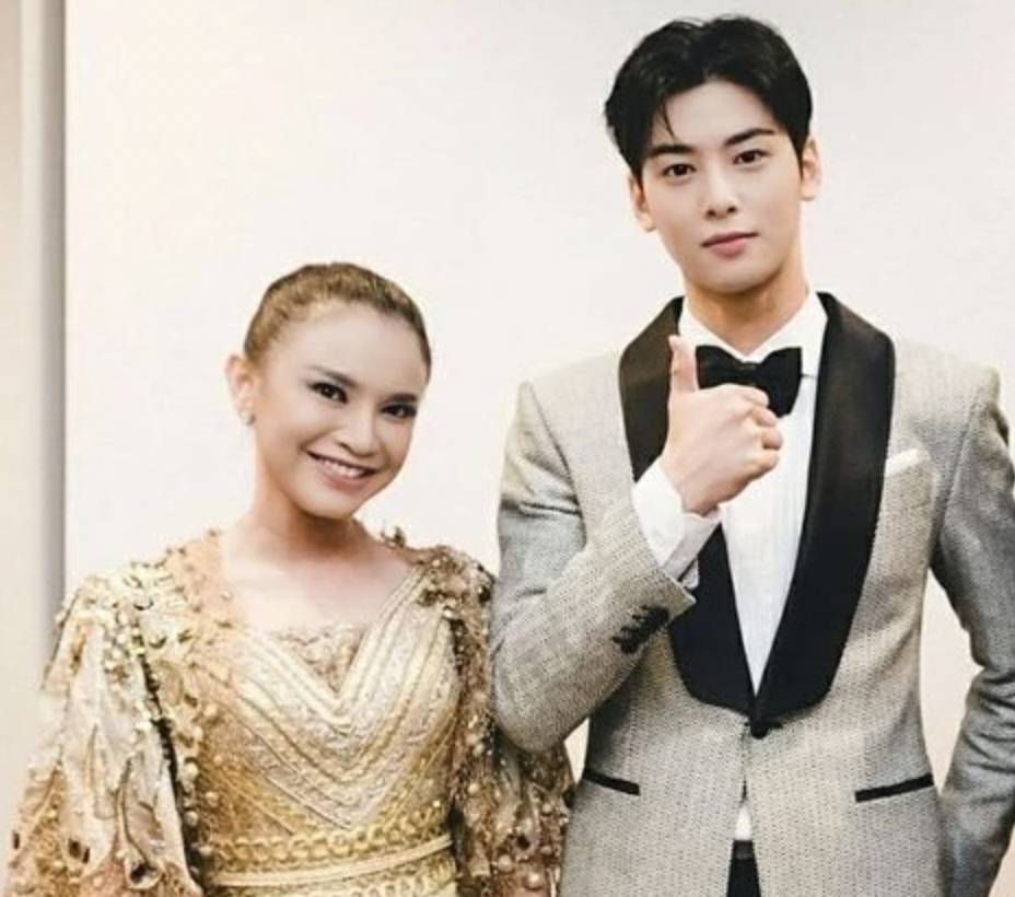 Rossa dan Cha Eun Woo (instagram.com/itsrossa910)