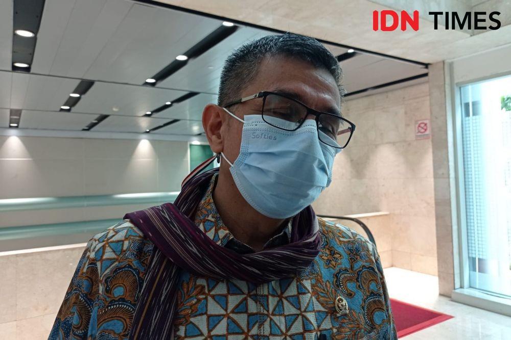 Anggota Komisi III DPR Fraksi Demokrat, Hinca Pandjaitan di Gedung DPR/MPR Jakarta, Kamis (7/10/2021). (IDN Times/Sachril Agustin)