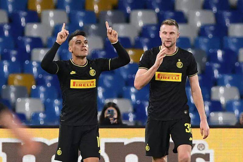 Lautaro Martinez dan Milan Skriniar menjadi dua nama yang disebut akan hengkang dari Inter Milan. (forzaitalianfootball.com)