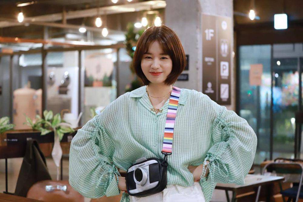 Ahn Eun Jin (instagram.com/eunjin___a)
