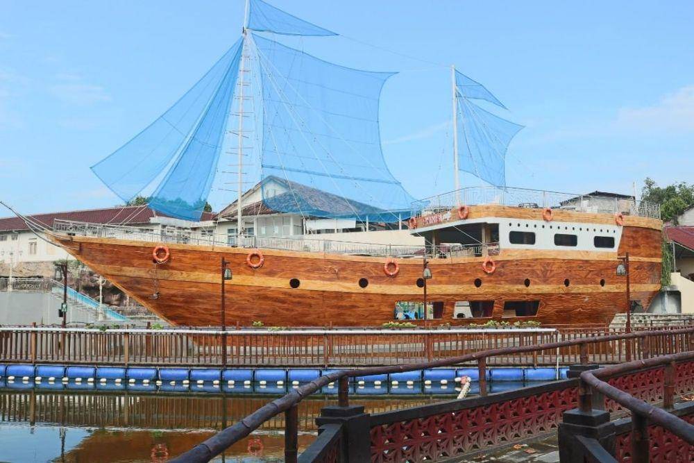 floating resto (instagram.com/floatingrestojogja)