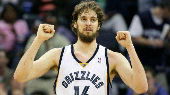 Pau Gasol saat membela Memphis Grizzlies (marca.com)
