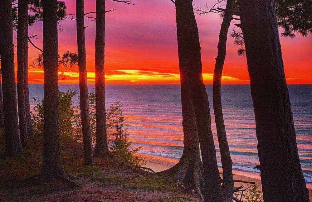 9 Fakta Pictured Rocks National Lakeshore, Taman Nasional yang Menawan